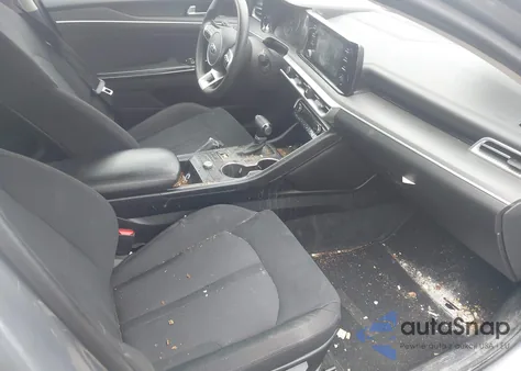 2021 Kia K5 Lxs z USA, uszkodzony, nr VIN 5XXG14J27MG060185